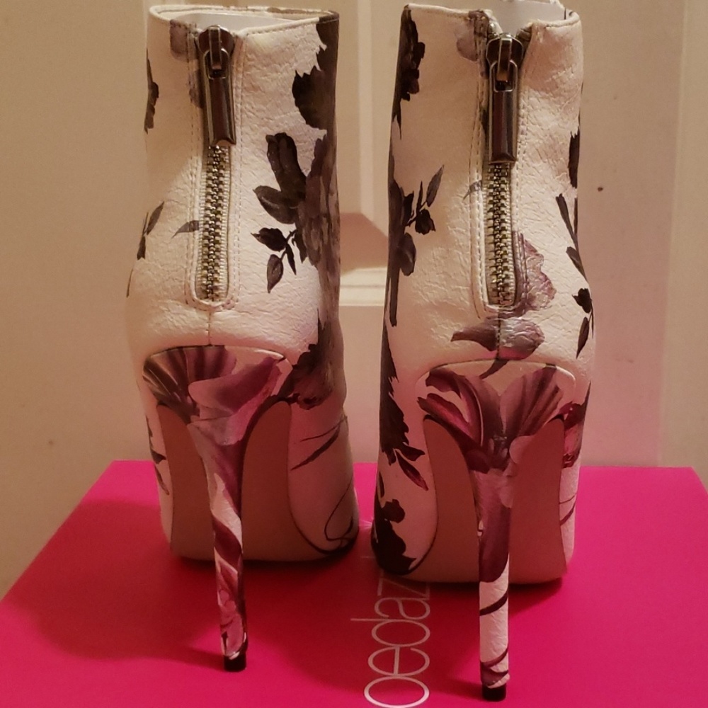 Booties - Picture 4 of 4